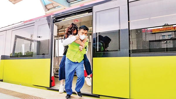 Diễn tập sơ tán hành khách tại tuyến đường sắt đô thị Nhổn-ga Hà Nội
