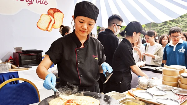 Trải nghiệm ẩm thực, văn hóa Pháp tại Hà Nội