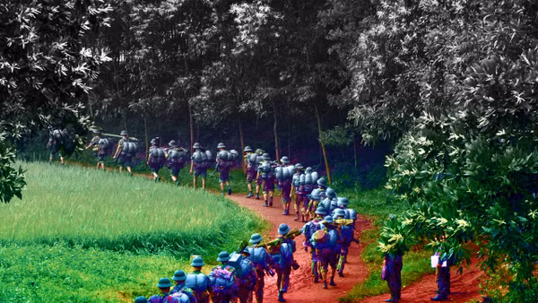 Bộ đội thời bình và “thế trận lòng dân”