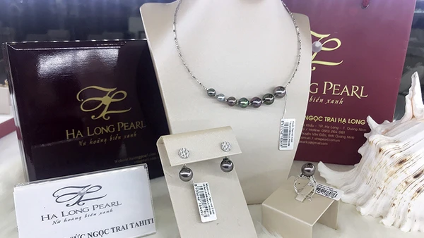 Bộ ngọc trai Tahiti, sản phẩm OCOP 5 sao của Công ty Cổ phần Ngọc trai Hạ Long. (Ảnh: Ngọc trai Hạ Long) 