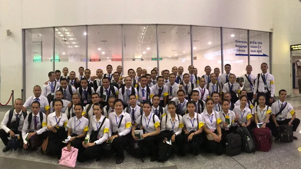 Lao động đi làm việc ở nước ngoài theo hợp đồng. (Ảnh Colab)