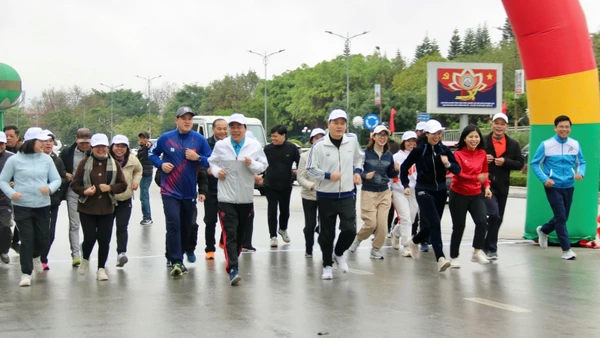 Ngày chạy Olympic vì sức khỏe toàn dân 2025.