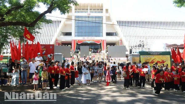 Bảo tàng Đắk Lắk, nơi diễn ra nhiều hoạt động chào mừng kỷ niệm 50 năm Ngày giải phóng miền nam, thống nhất đất nước.