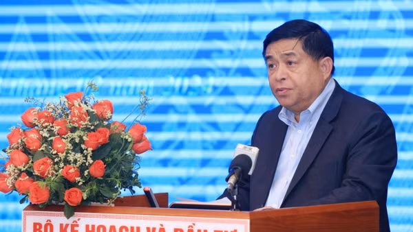 Bộ trưởng Kế hoạch và Đầu tư Nguyễn Chí Dũng công bố kết quả bỏ phiếu Quy hoạch Thủ đô Hà Nội thời kỳ 2021-2030, tầm nhìn đến 2050.