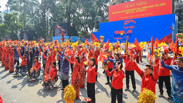 [Ảnh] Khối văn hóa, thể thao, truyền thông tại Lễ kỷ niệm 50 năm Ngày Giải phóng miền nam, thống nhất đất nước