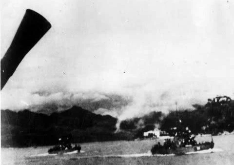 Hải quân nhân dân Việt Nam đánh trả máy bay Mỹ bắn phá miền bắc ngày 5/8/1964. (Ảnh tư liệu: Bảo tàng Lịch sử quốc gia)