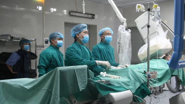 Bước tiến mới trong can thiệp mạch tại Bệnh viện Đa khoa tỉnh Lạng Sơn.