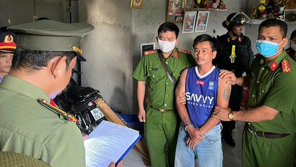 Khởi tố, bắt tạm giam đối tượng Thạch Nga ấp Đồng Khoen, xã Phong Phú, huyện Cầu Kè, tỉnh Trà Vinh.