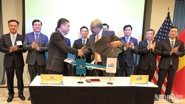 Vietnam Airlines và Ngân hàng Citi (Hoa Kỳ) ký Biên bản ghi nhớ (MOU) về cam kết tài trợ vốn trị giá từ 560 triệu USD trở lên cho các dự án đầu tư chiến lược của Vietnam Airlines.