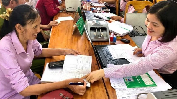 Khẩn trương giải ngân tại các Điểm giao dịch xã của Ngân hàng Chính sách xã hội tỉnh Quảng Bình.