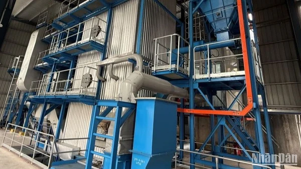 Lò hơi sinh khối lắp đặt tại nhà máy dệt nhuộm của Tập đoàn Youngone Corporation (Hàn Quốc) tại Nam Định.