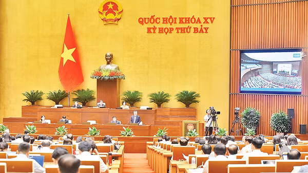 Phiên thảo luận tại hội trường về Quy hoạch Thủ đô Hà Nội thời kỳ 2021-2030, tầm nhìn đến năm 2050 và Đồ án điều chỉnh tổng thể Quy hoạch chung Thủ đô Hà Nội đến năm 2045, tầm nhìn đến năm 2065. (Ảnh ĐĂNG KHOA)