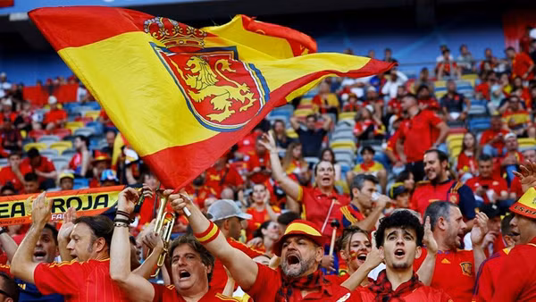Cổ động viên đội tuyển Tây Ban Nha tại EURO 2024. 