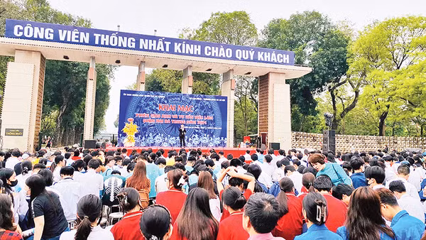 Kết nối lực lượng lao động trẻ với các doanh nghiệp, trường dạy nghề