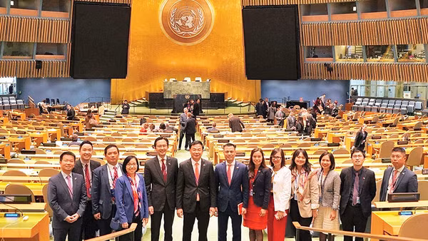 Đoàn Việt Nam tham dự phiên họp bỏ phiếu và công bố kết quả thành viên Hội đồng Nhân quyền Liên hợp quốc. Ảnh: Nguyễn Huy