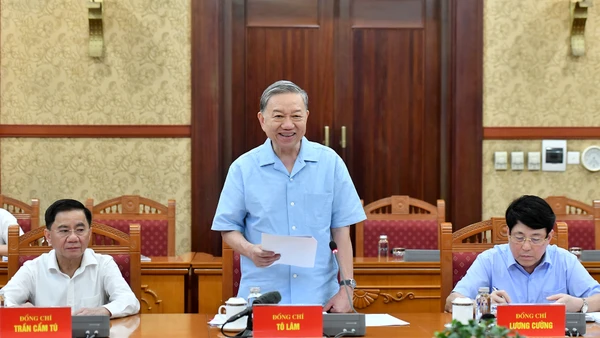 Dự Thảo Báo Cáo Tổng Kết 15 Năm Thi Hành Điều Lệ Đảng (2011-2025) Và Đề Xuất, Định Hướng Bổ Sung, Sửa Đổi Điều Lệ Đảng Tổng Bí Thư, Chủ Tịch Nước Tô Lâm Chủ Trì Cuộc Họp Thường Trực Tiểu Ban Văn Kiện Đại Hội Xiv Của Đảng. Ảnh: Đăng Khoa