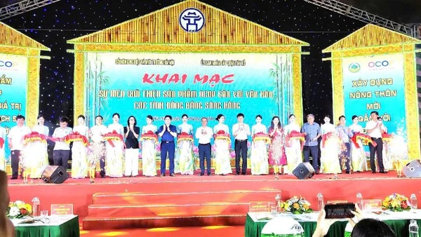 Khai mạc Sự kiện Giới thiệu sản phẩm OCOP gắn với văn hoá các tỉnh Đồng bằng sông Hồng. 