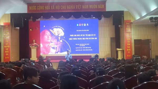 Sự kiện là một trong nhiều hoạt động ý nghĩa nhân dịp kỷ niệm 50 năm giải phóng miền Nam, thống nhất đất nước 30/4/1975. (Ảnh: HNV)