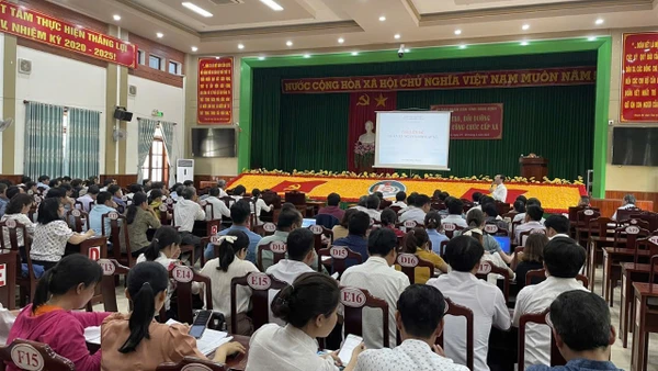 Việc đào tạo, bồi dưỡng nâng cao trình độ quản lý cho cán bộ, công chức các cấp được thực hiện thường xuyên nhằm đáp ứng yêu cầu thực tiễn cuộc sống. Nguồn: Báo Bình Định