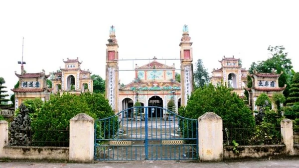 Đền Xám, xã Hồng Quang, huyện Nam Trực (Nam Định).