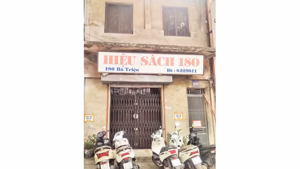 Hiệu sách 180 Bà Triệu nổi tiếng một thời của ông Dư. Ảnh: Tuấn Hiệp 