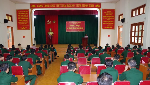 BĐBP Nghệ An tổ chức lớp học tiếng Thái cho 50 cán bộ, nhân viên các đơn vị.