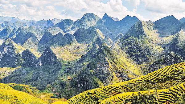 Vẻ đẹp hùng vĩ của Công viên đại chất toàn cầu Cao nguyên đá Đồng Văn. Ảnh | Dongvangeopark