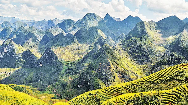 Vẻ đẹp hùng vĩ của Công viên đại chất toàn cầu Cao nguyên đá Đồng Văn. Ảnh | Dongvangeopark