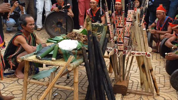 Lễ mừng lúa mới với ý nghĩa cầu mong mưa thuận, gió hòa, mùa màng bội thu.