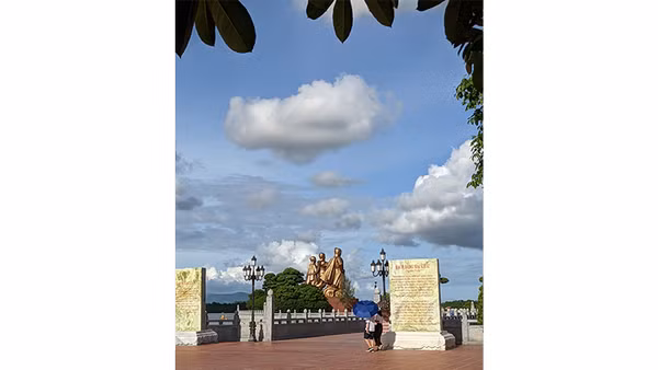 Quảng trường Chiến thắng Bạch Đằng.