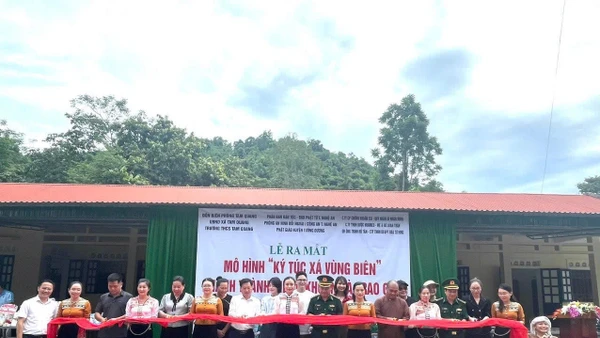 Khai trương "Ký túc xá đường biên" ở trường THCS Tam Quang.
