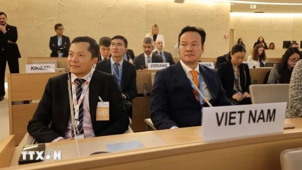 Đại sứ Mai Phan Dũng - Trưởng Phái đoàn Việt Nam tại Geneva tham dự phiên khai mạc Hội đồng Nhân quyền Liên hợp quốc khóa 58. (Ảnh: ANH HIỂN/TTXVN)