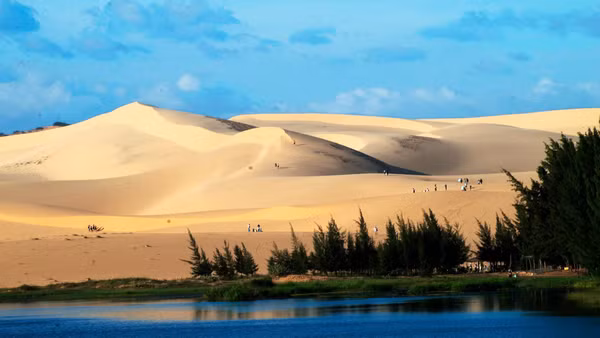 Khu du lịch Bàu Trắng