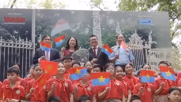 Báo Nhân Dân tổ chức lễ công bố đợt thông tin đặc biệt chào mừng 50 năm Ngày Giải phóng miền nam, thống nhất đất nước.