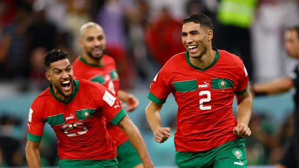 Thành công của Maroc ở kỳ World Cup lần này có dấu ấn rõ nét từ các cầu thủ Maroc sinh ra và lớn lên ở nước ngoài, trong đó có ngôi sao Achraf Hakimi (số 2). (Ảnh: Reuters)