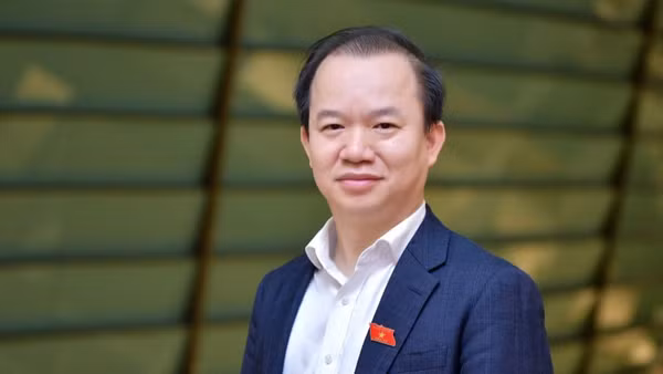 PGS, TS Bùi Hoài Sơn - Ủy viên chuyên trách Ủy ban Văn hóa và Xã hội của Quốc hội.