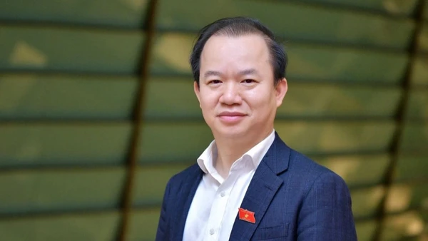 PGS, TS Bùi Hoài Sơn - Ủy viên chuyên trách Ủy ban Văn hóa và Xã hội của Quốc hội.