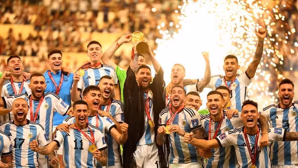 World Cup 2022 khép lại với cái kết như mơ cho Messi và tuyển Argentina. (Ảnh: Reuters)