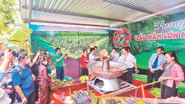 Du lịch Cà Mau có sự khởi sắc rõ rệt trong năm 2022 .