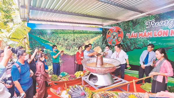 Du lịch Cà Mau có sự khởi sắc rõ rệt trong năm 2022 .