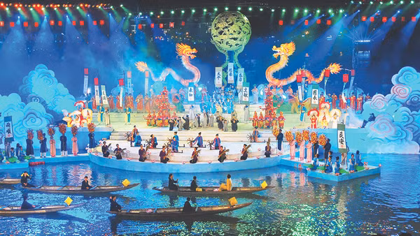 Huế xác lập vị thế thành phố Festival đặc trưng của Việt Nam.