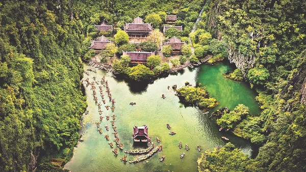 Những lễ hội đặc sắc giúp lan tỏa giá trị của Di sản văn hóa và thiên nhiên thế giới Tràng An.Ảnh: Trường Huy