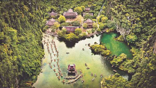 Những lễ hội đặc sắc giúp lan tỏa giá trị của Di sản văn hóa và thiên nhiên thế giới Tràng An.Ảnh: Trường Huy