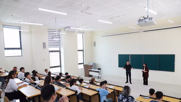 Sinh viên học tập trên giảng đường (Ảnh minh họa)