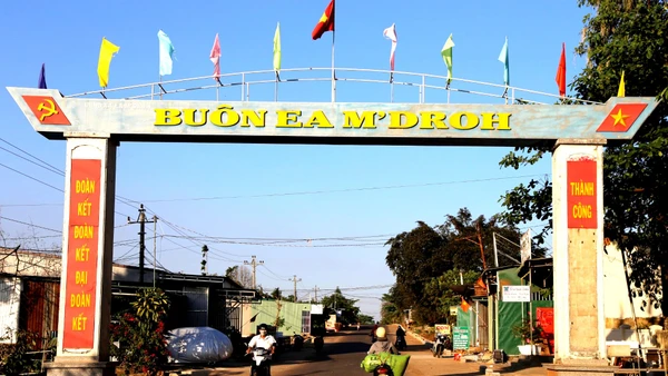Ngày mới trên Buôn cháy Ea M'droh anh hùng