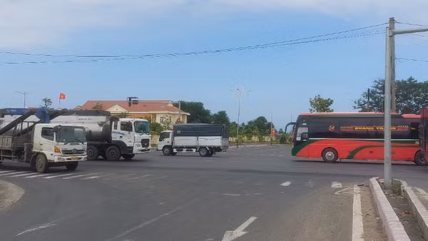 Quốc lộ 29, đoạn giao nhau với Quốc lộ 1 qua thị xã Đông Hòa, tỉnh Phú Yên.