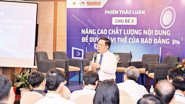 Trưởng Ban Tuyên giáo Trung ương Nguyễn Trọng Nghĩa phát biểu ý kiến tại Hội nghị báo Đảng toàn quốc. Ảnh: DUY LINH.