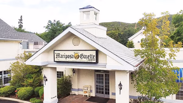 Trụ sở báo Mariposa Gazette.