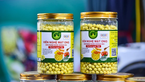 Viên tinh nghệ mật ong Hoàng Mai, 1 sản phẩm OCOP 3 sao của tỉnh Nghệ An. (Ảnh: Nhật Quang)