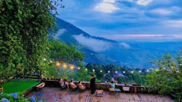 Sin Suối Hồ - Bản tình ca của hoa và những nụ cười